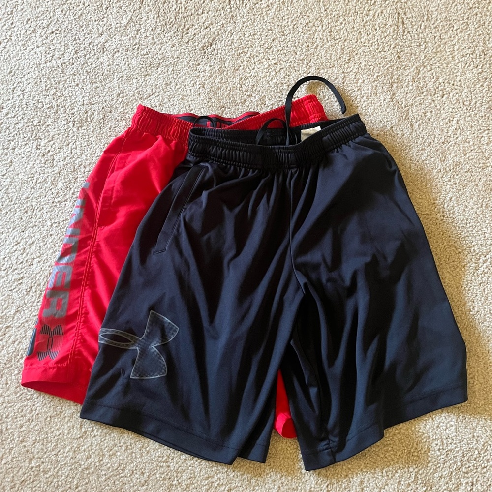 2 Mens S Under Armour Shorts